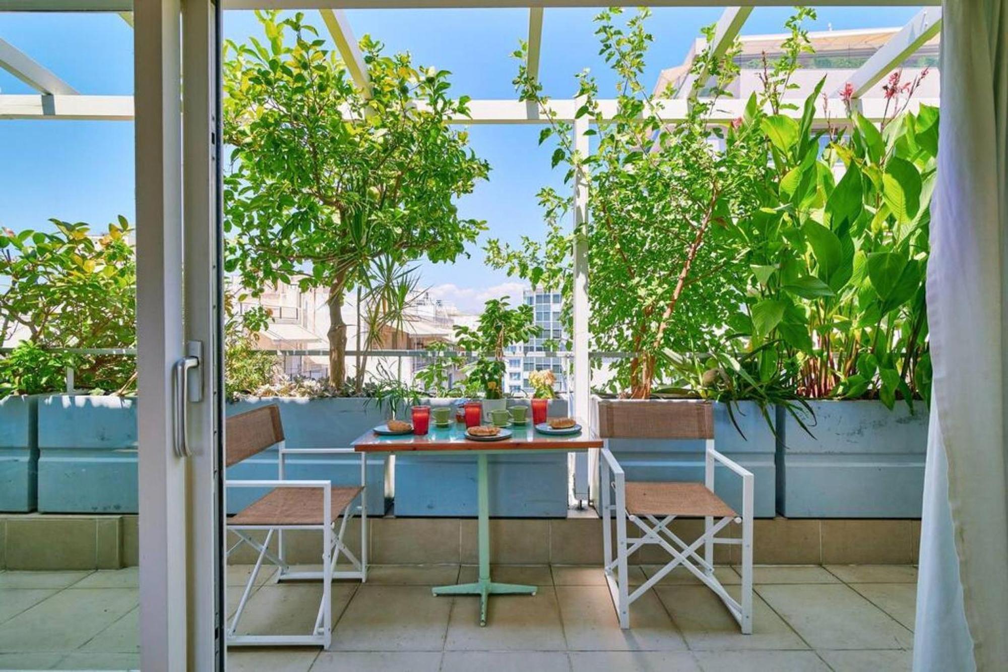 360 View In Roof Top Appartment With Patio Атина Екстериор снимка